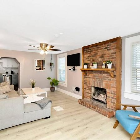 Cozy Bungalow With Patio & Grill, Private And Location 坦帕 外观 照片
