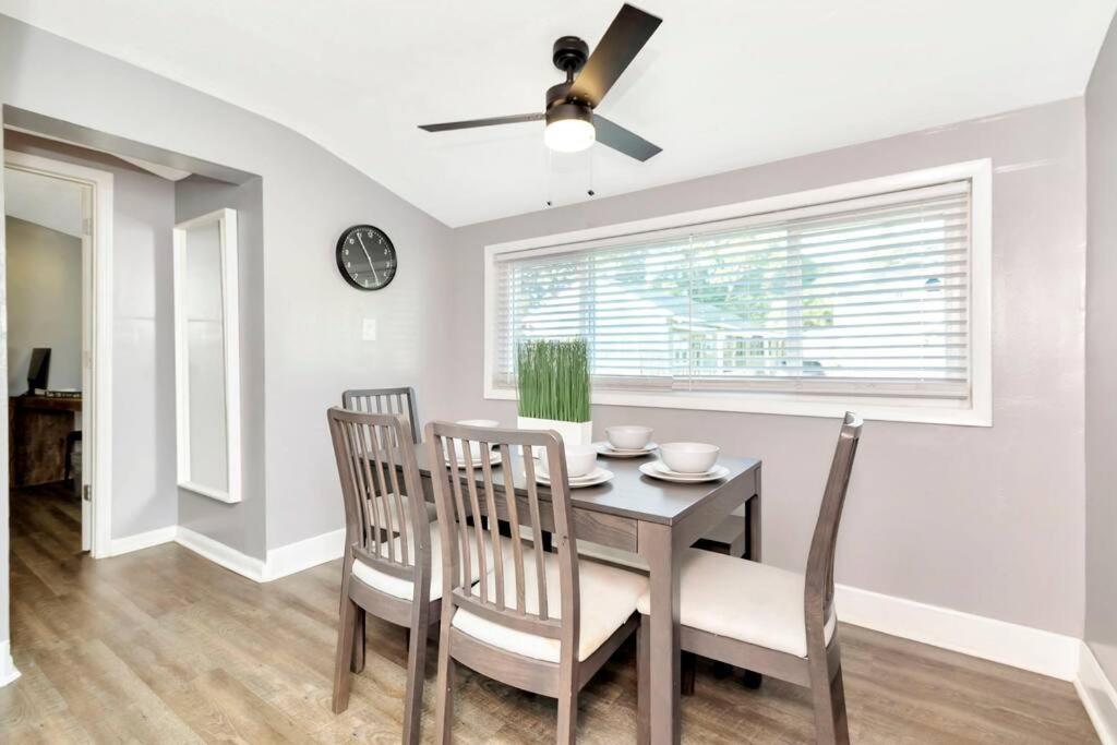 Cozy Bungalow With Patio & Grill, Private And Location 坦帕 外观 照片
