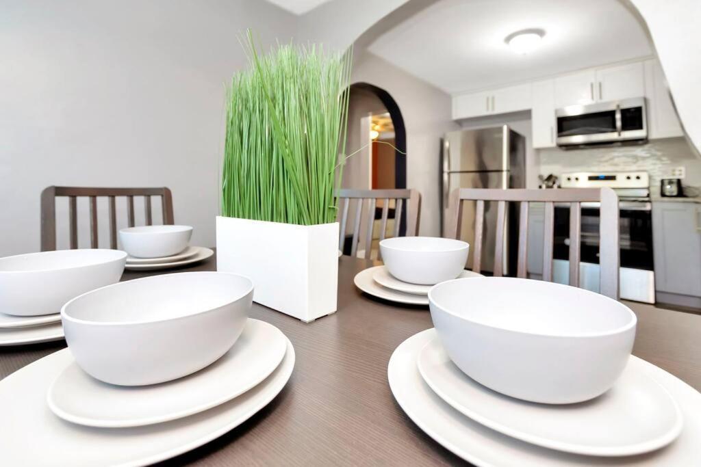 Cozy Bungalow With Patio & Grill, Private And Location 坦帕 外观 照片