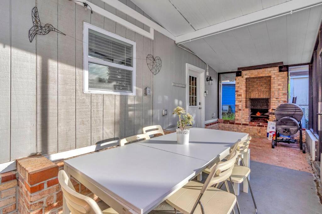 Cozy Bungalow With Patio & Grill, Private And Location 坦帕 外观 照片