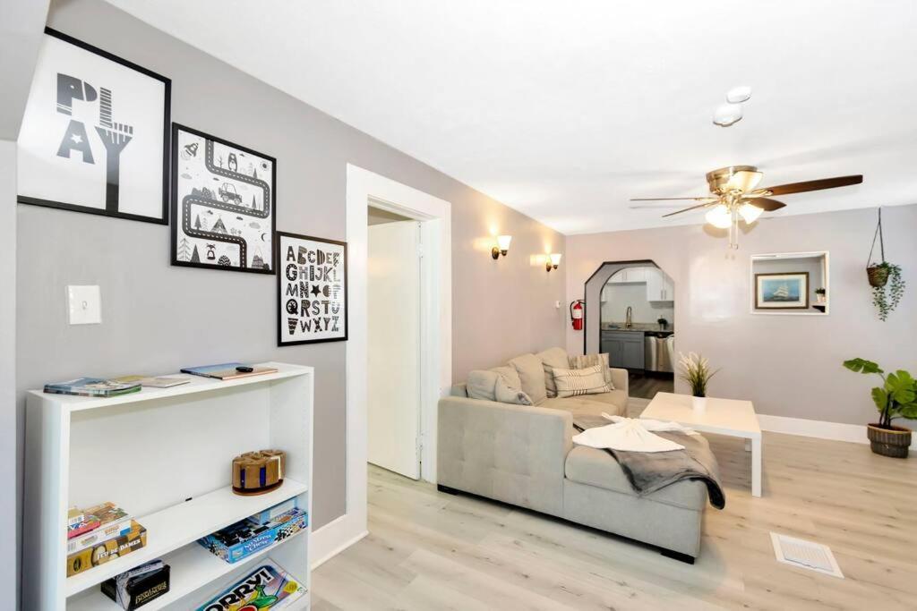 Cozy Bungalow With Patio & Grill, Private And Location 坦帕 外观 照片