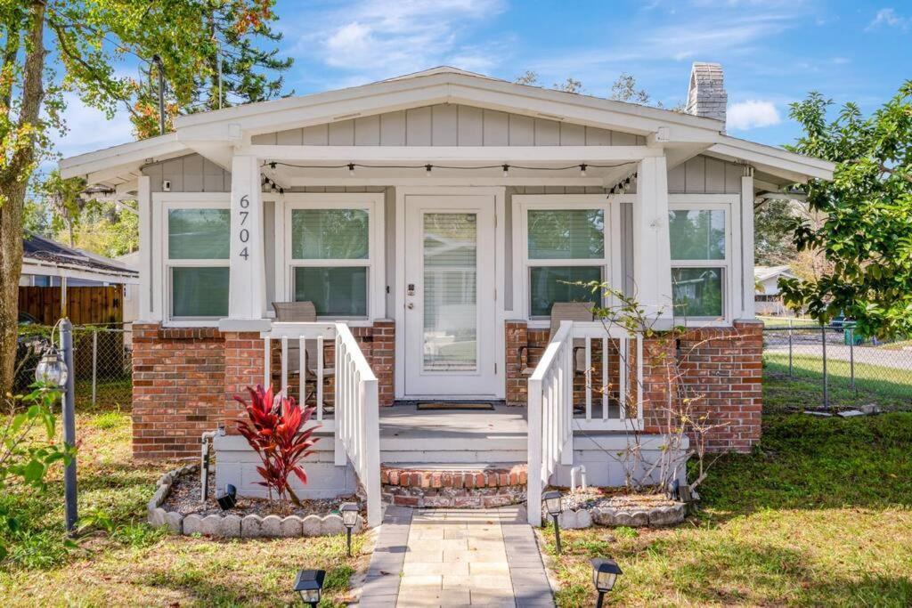 Cozy Bungalow With Patio & Grill, Private And Location 坦帕 外观 照片